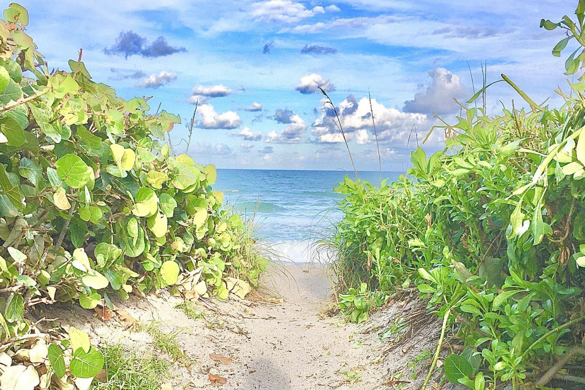 Ocean Breeze Condo Дженсън Бийч Екстериор снимка