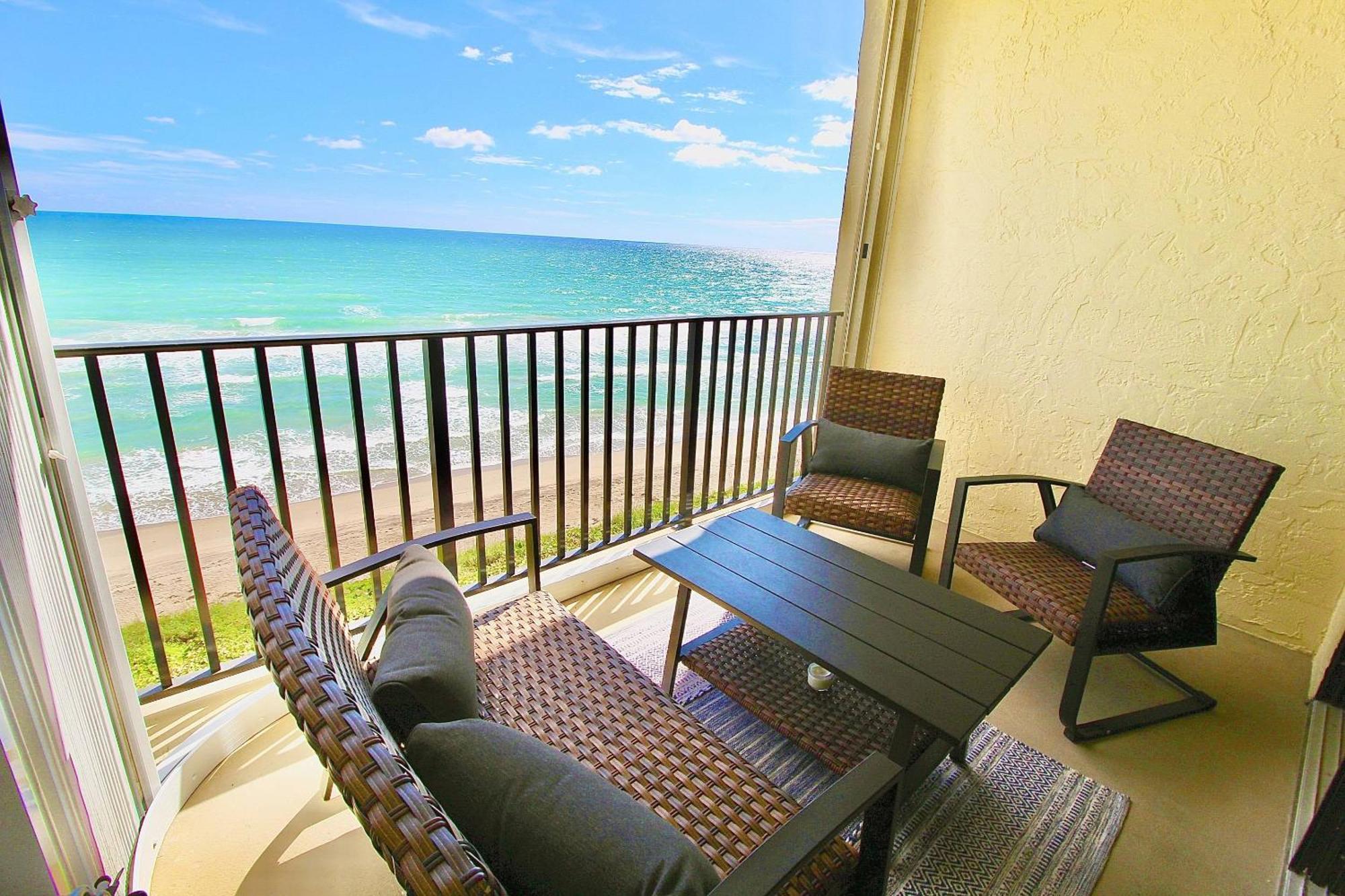 Ocean Breeze Condo Дженсън Бийч Екстериор снимка